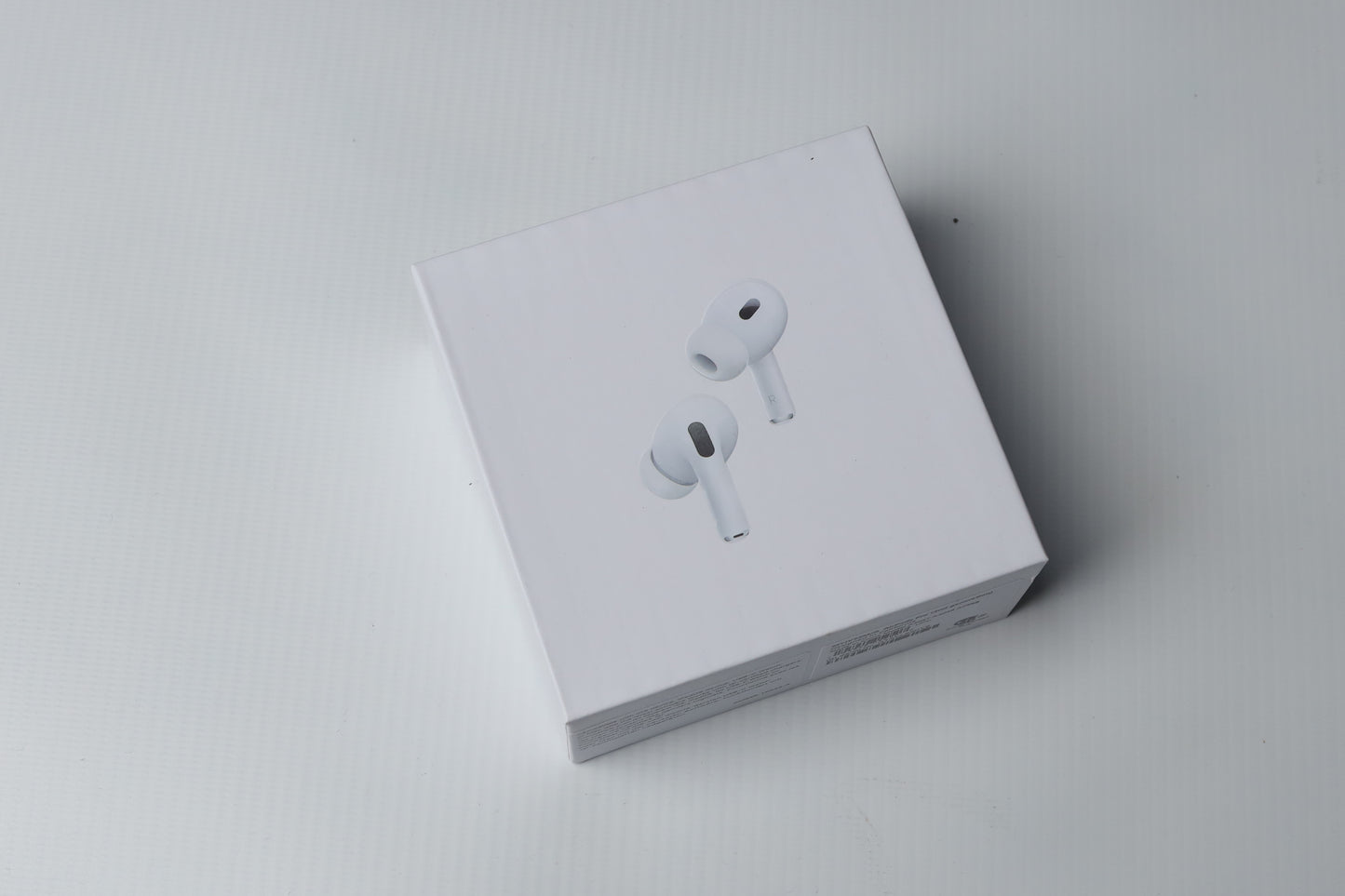 Air pods pro 2nd gen white color with wireless charging