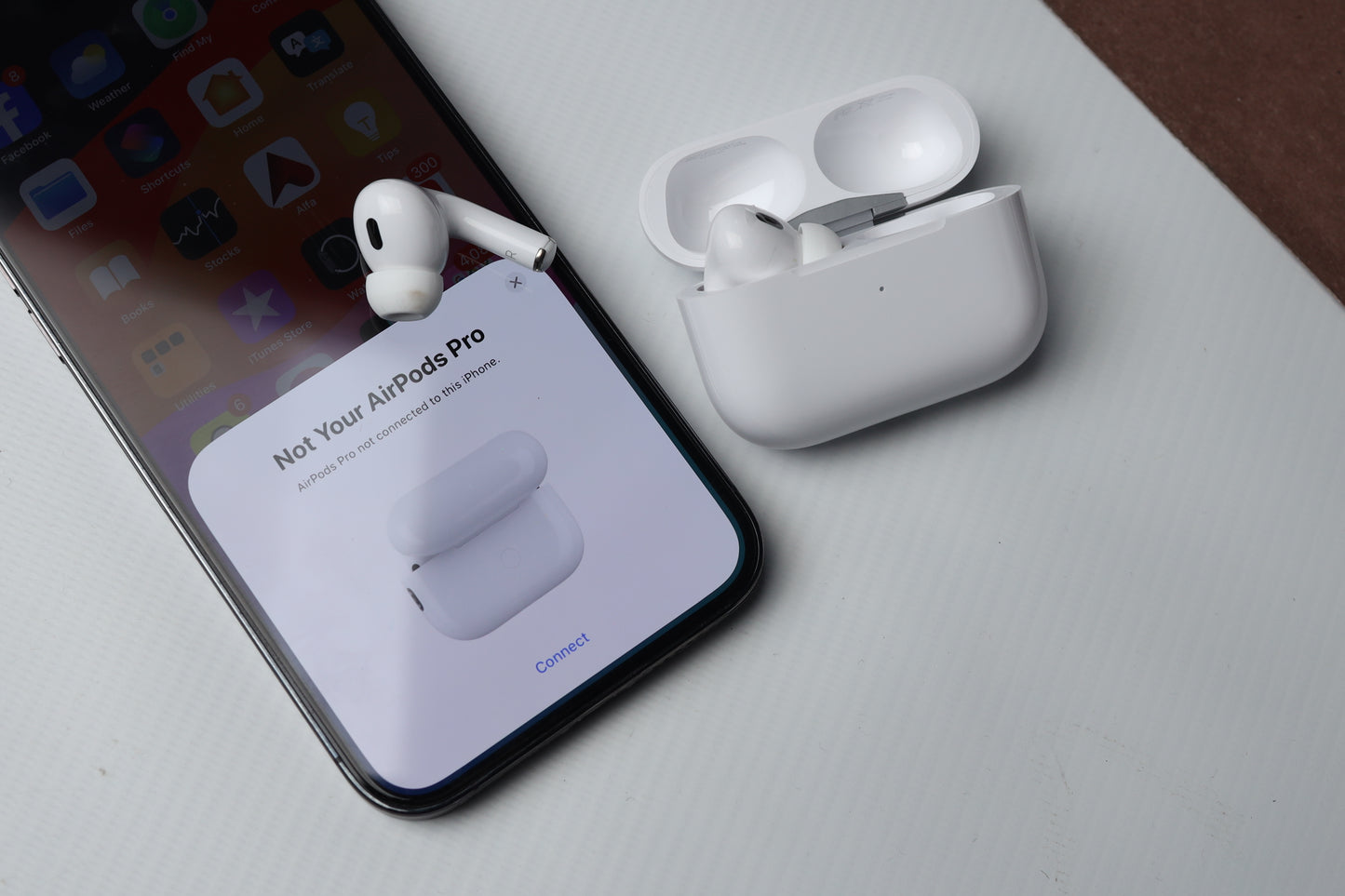 Air pods pro 2nd gen white color with wireless charging